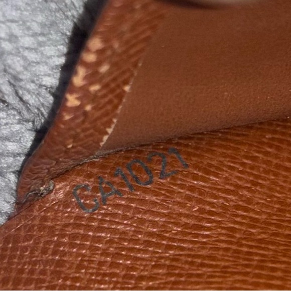 Louis Vuitton Kisslock wallet - Picture 9 of 10